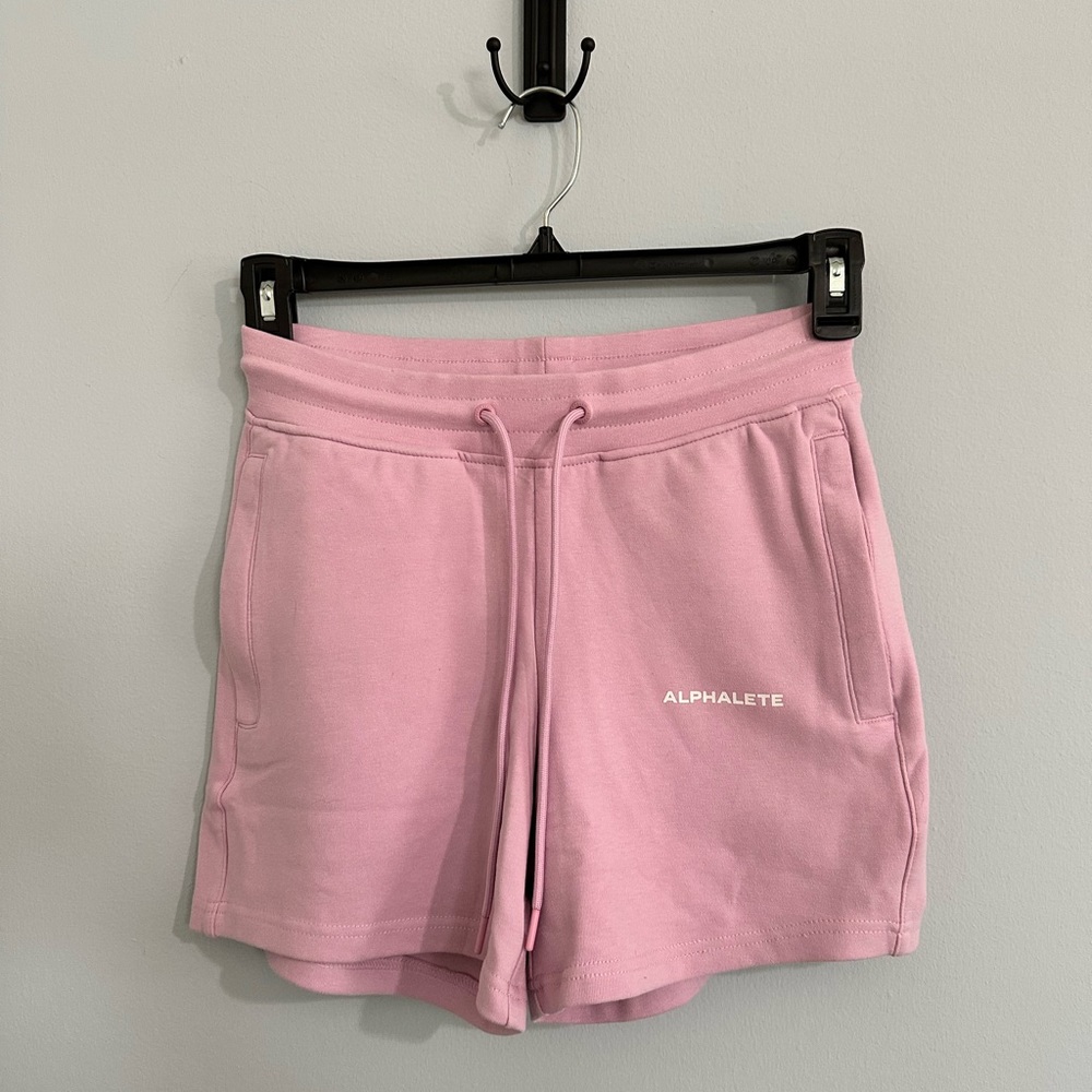 ALPHALETE WOMEN’S ESSENTIAL CORE SHORTS